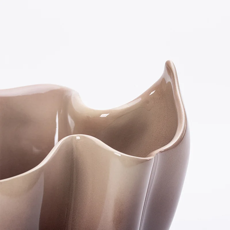 Maillard style ornaments camel pleated light luxury series flower vase model room sales building