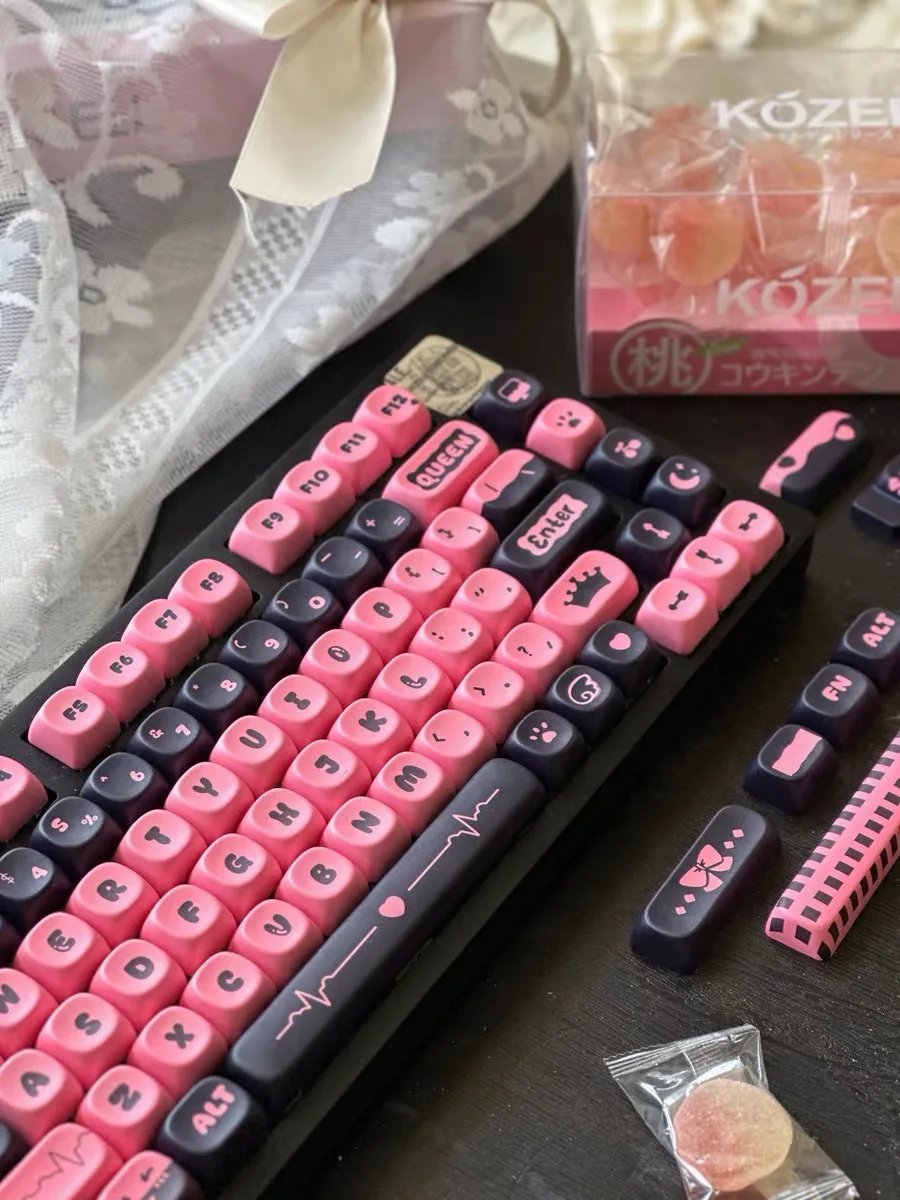 

Механическая клавиатура Alice keycaps MOA с черно-розовыми сердечками, 140 + милые Квадратные клавиши с термосублимационной механической клавиатурой 2,25 U 2.75U