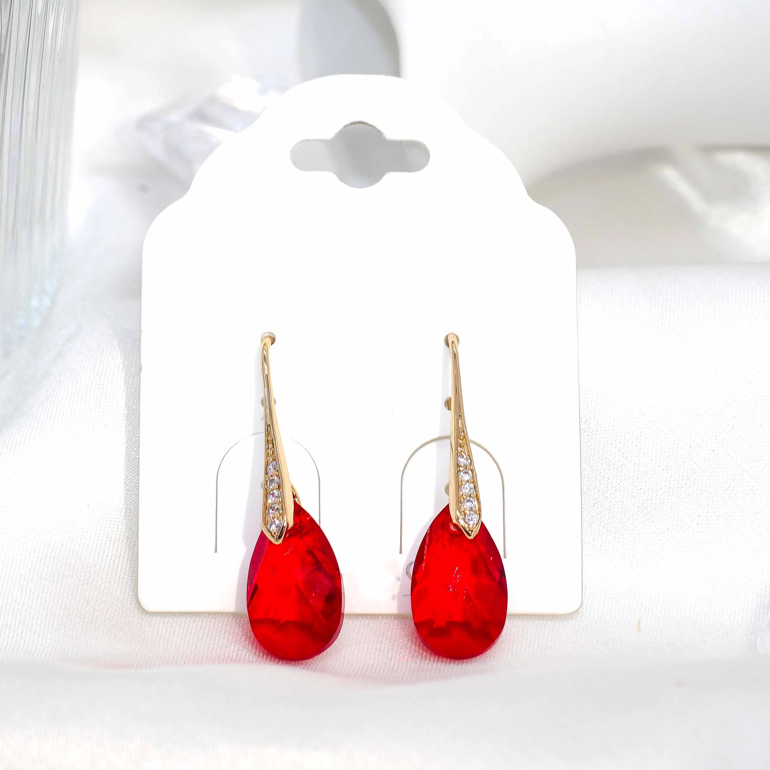 

Charmoment Jewelry Italy Korean Pear Shape Hanging Earrings Red Crystal Gold Color Aesthetic Earing Christmas Wedding Love Gift