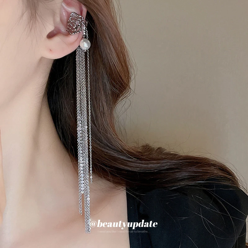 New Earless Hole Set Diamonds Pearl Tassel Clip Light Niche Cold Style Earrings Fashionable Simple Long Ear Bone Clip Women