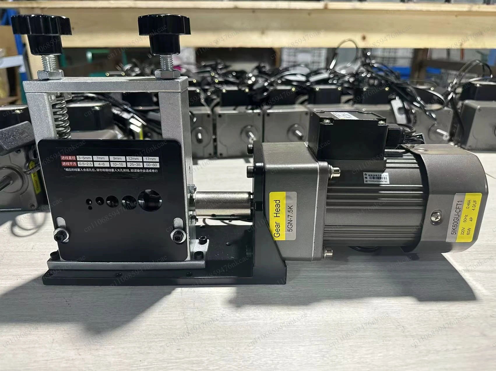 Wire stripping tool, fully automatic cable stripping machine, scrap copper stripping machine