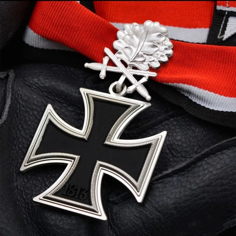 شارات ألمانية شارة متقاطعة من الحديد وسام فارس مع ملحقات دبابيس قلادة على شكل أوراق بلوط فضية مرصعة بالألماس #3