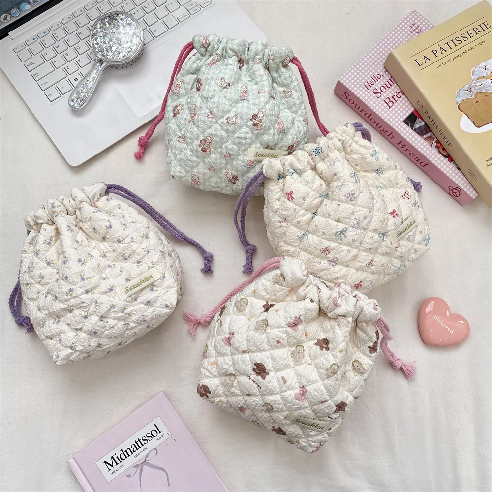 

Quilted Cartoon Travel Packing Cubes Large Capacity Drawstring Makeup Bag Travel Toiletry Bag Skincare Organizer Passport Pouch