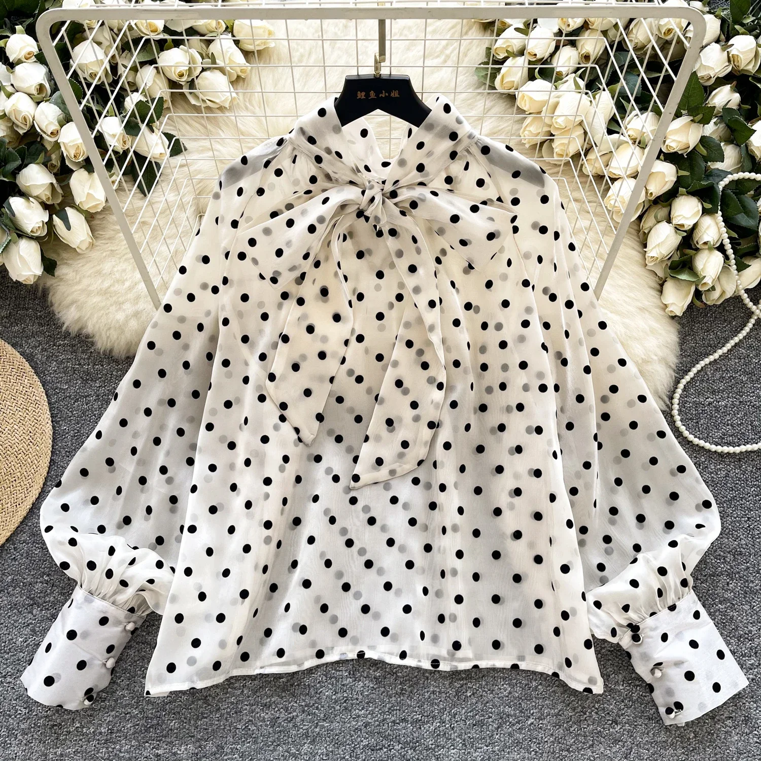 2025 New Summer Women Vintage Polka Dot Tops Puff Sleeve Bow Lace Up Design Blouses Temperament Gauze Luxury Basics Loose Shirt