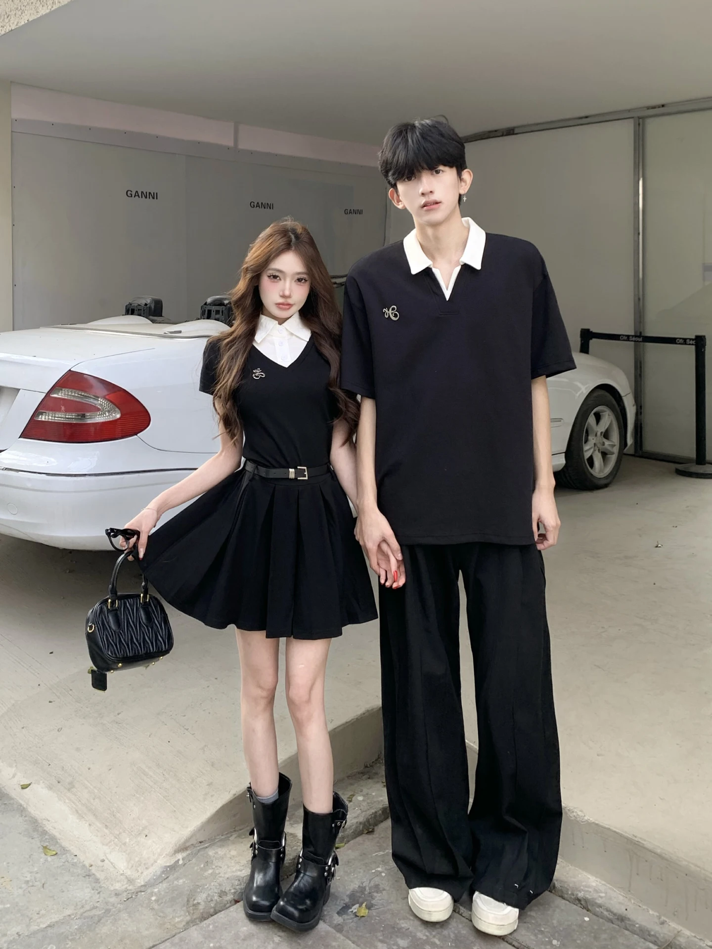 

American College Style Couple Matching Short Sleeve Neck T-Shirt Slimming Waist Design Summer Casual Wear Cotton Blend