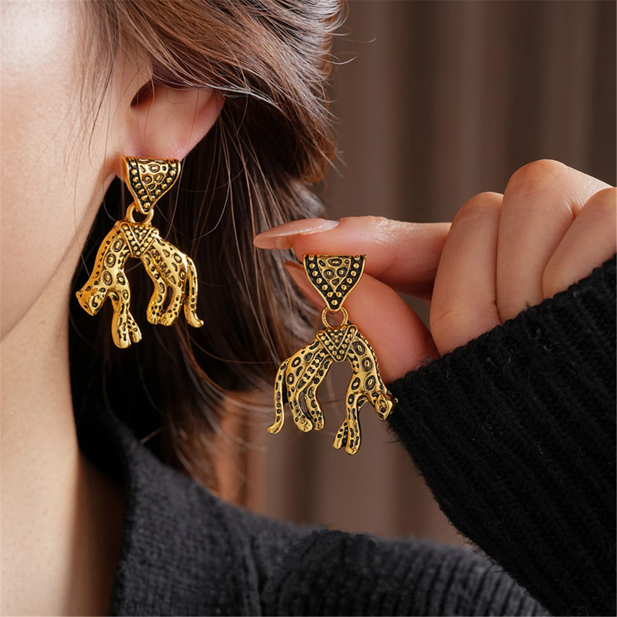 French Vintage Leopard Earrings with Triangular Pendants Luxurious Sophisticated Vibes for Gatherings And Special Occasions