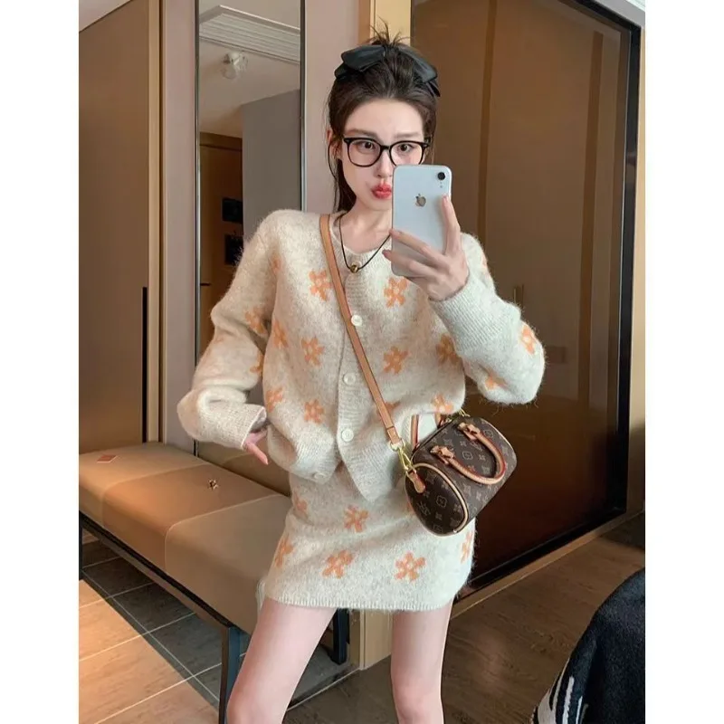 

Korean-style Fashion Sweater Cardigan Women's Autumn and Winter 2025 New Style for Petite Figures Lady-like Skirt Slimming Set