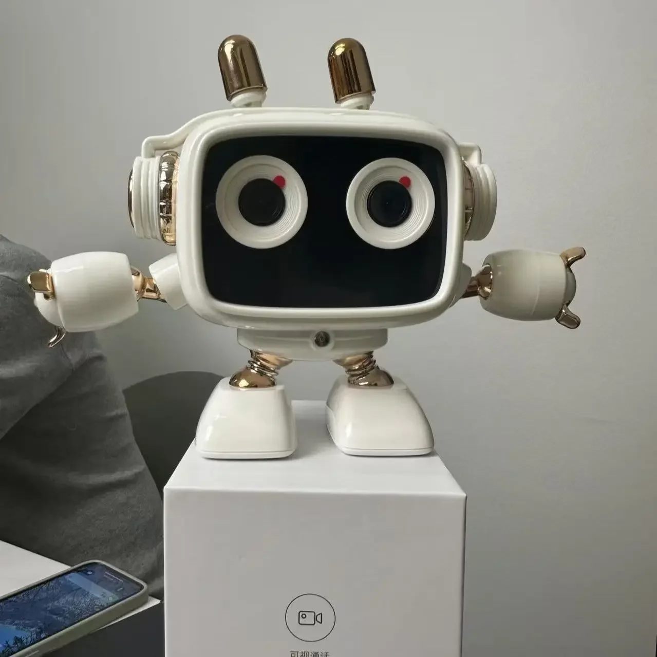 Wi-Fi robot surveillance camera child surveillance pet surveillance camera