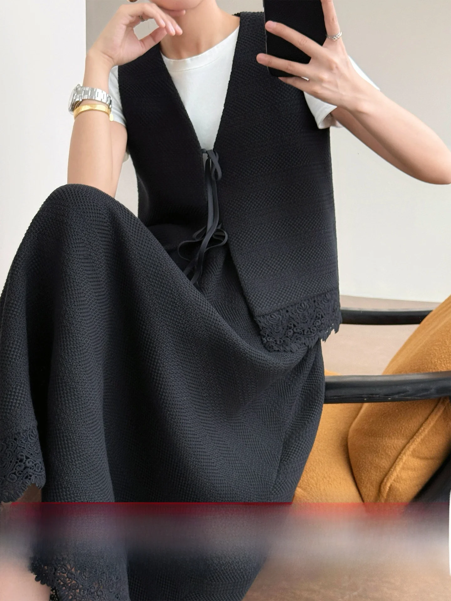 

WANGER Artistic Journey! Minimalist Knitted Lace Trimmed Half Skirt Set with Belt Summer Fashion Women's Two-Piece Suit