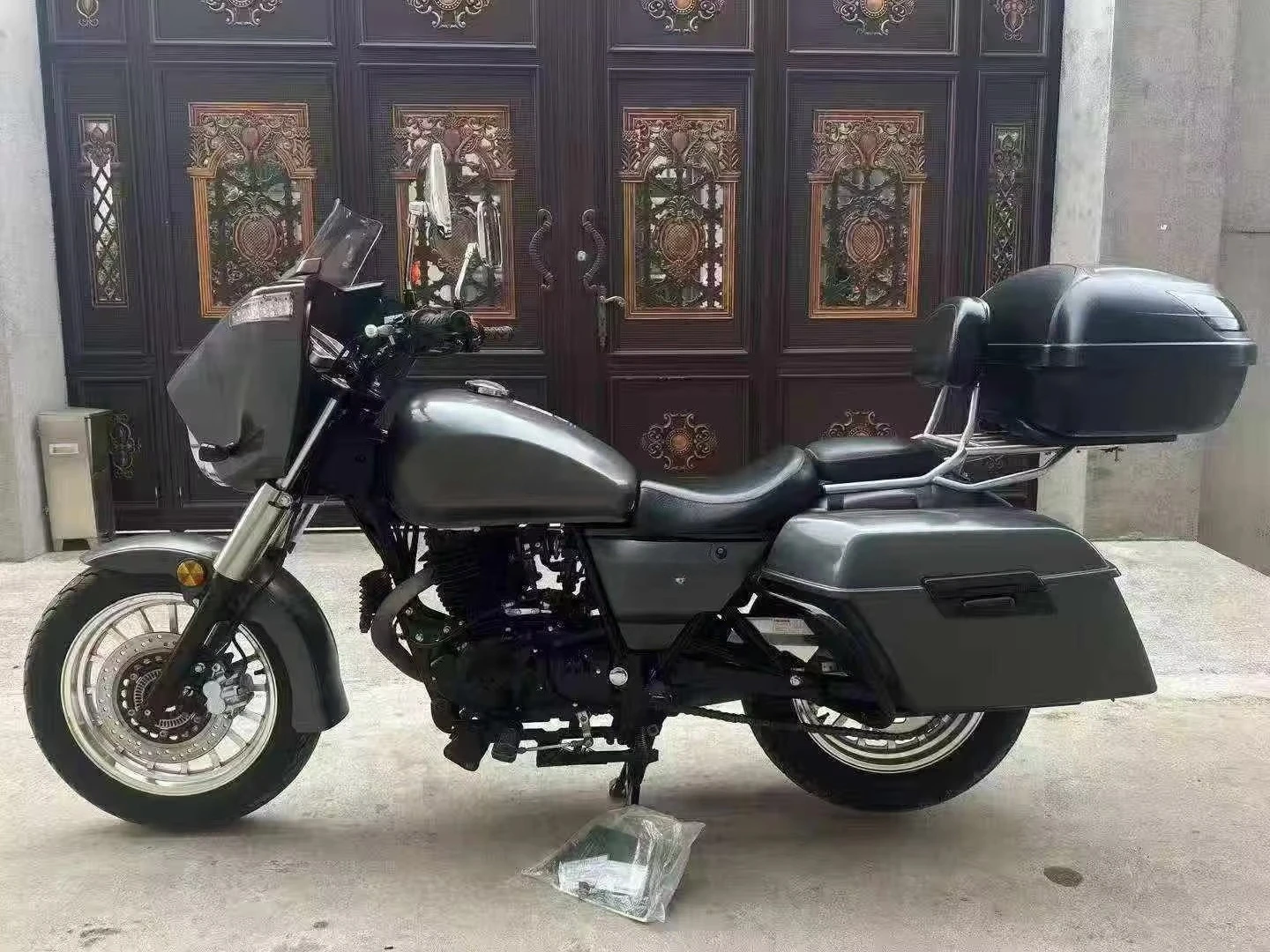 Rs 250Cc motorcycle 250cc four-stroke air-cooled engine, electric start, double disc brakes, made in China, maximum speed