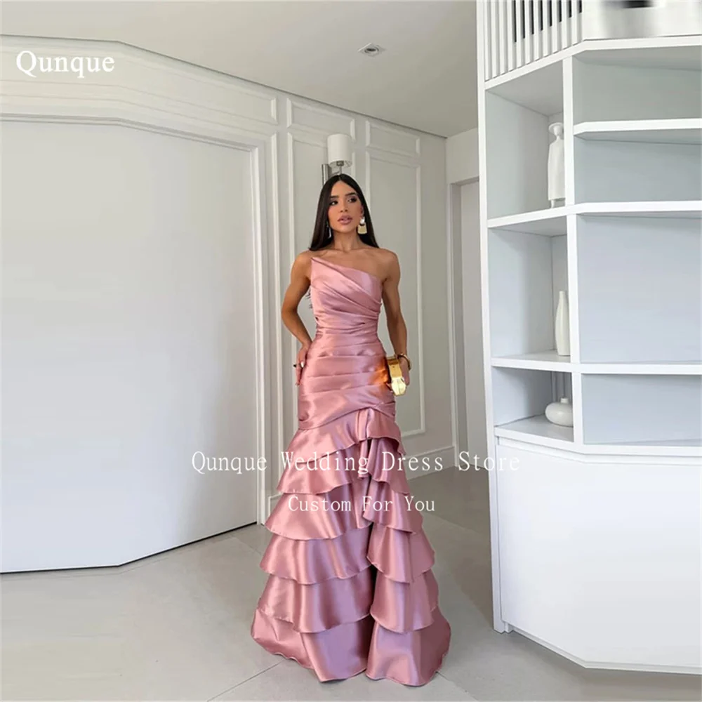 Qunque Dirty Pink Formelle Abendkleider, gestufte, trägerlose Ballkleider, bodenlang, ärmellos, Meerjungfrau-Partykleidung, individuell gestaltet