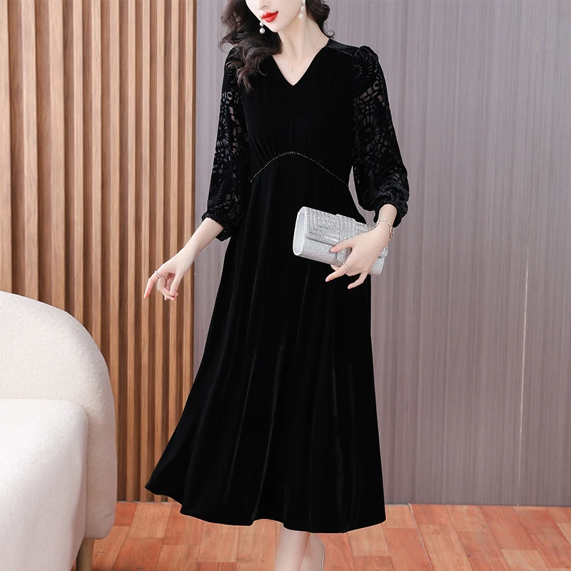 

2023 New Beaded Silk Velvet Long Sleeve Dress Vintage V-neck Hollow out Long Dress Loose Large Waist Slim Knee Length Dress