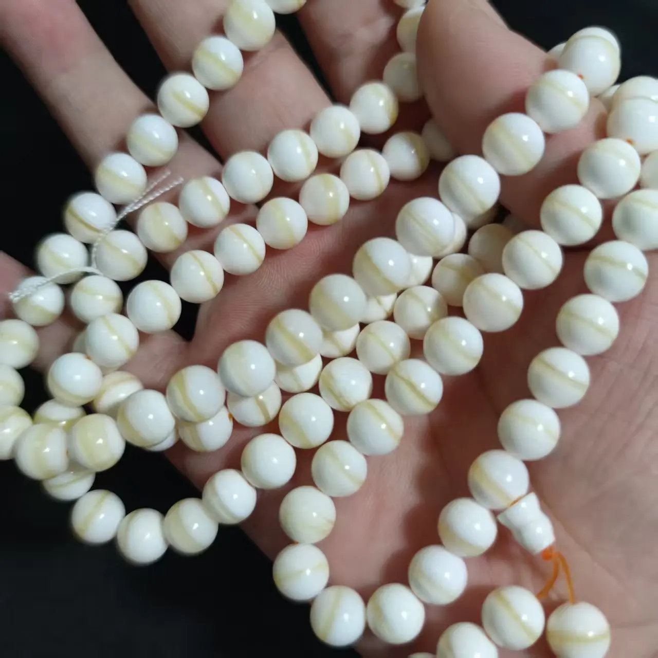 1 string/lot 8mm Natural Tridacna 108 Prayer Beads Gold one Line Meditation Beads White color