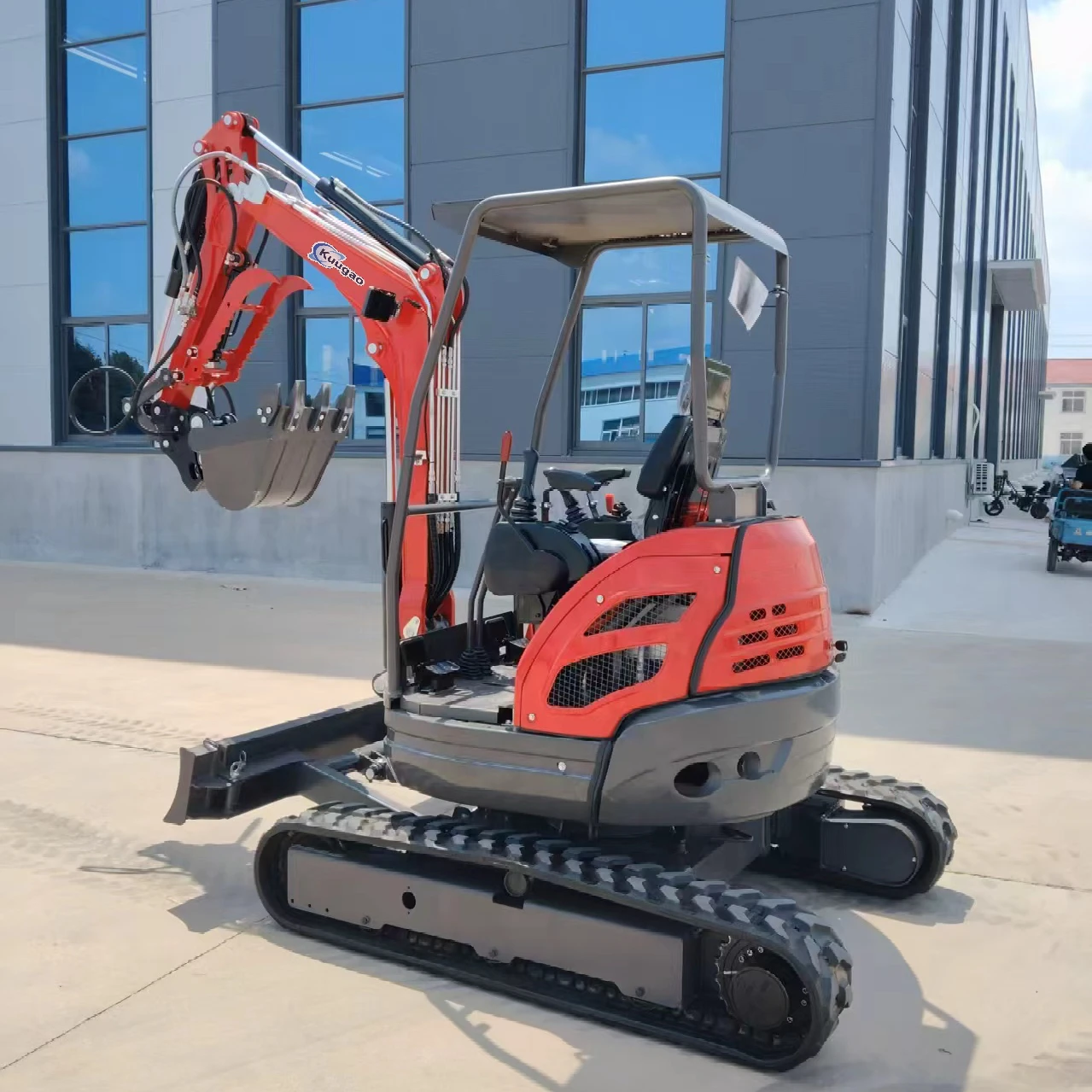 Mini Excavator 2 Ton 2.5 Ton Free Shipping CE Mini Bagger Mini Digger Kubota Engine Customized Crawler Farm Excavators Garden