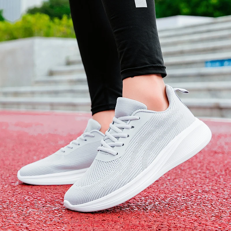 

2026 Весенние легкие кроссовки большого размера, дышащая спортивная обувь, широкие, мягкие, противоскользящие и дышащие