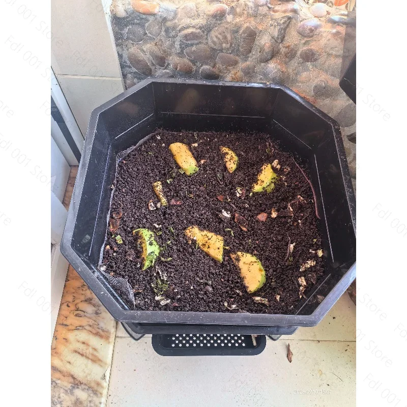 Worm Composter Bin for Kitchen Waste Recycling, Outdoor Large Capacity Vermicomposting Box for Organic Soil & Fertilizer