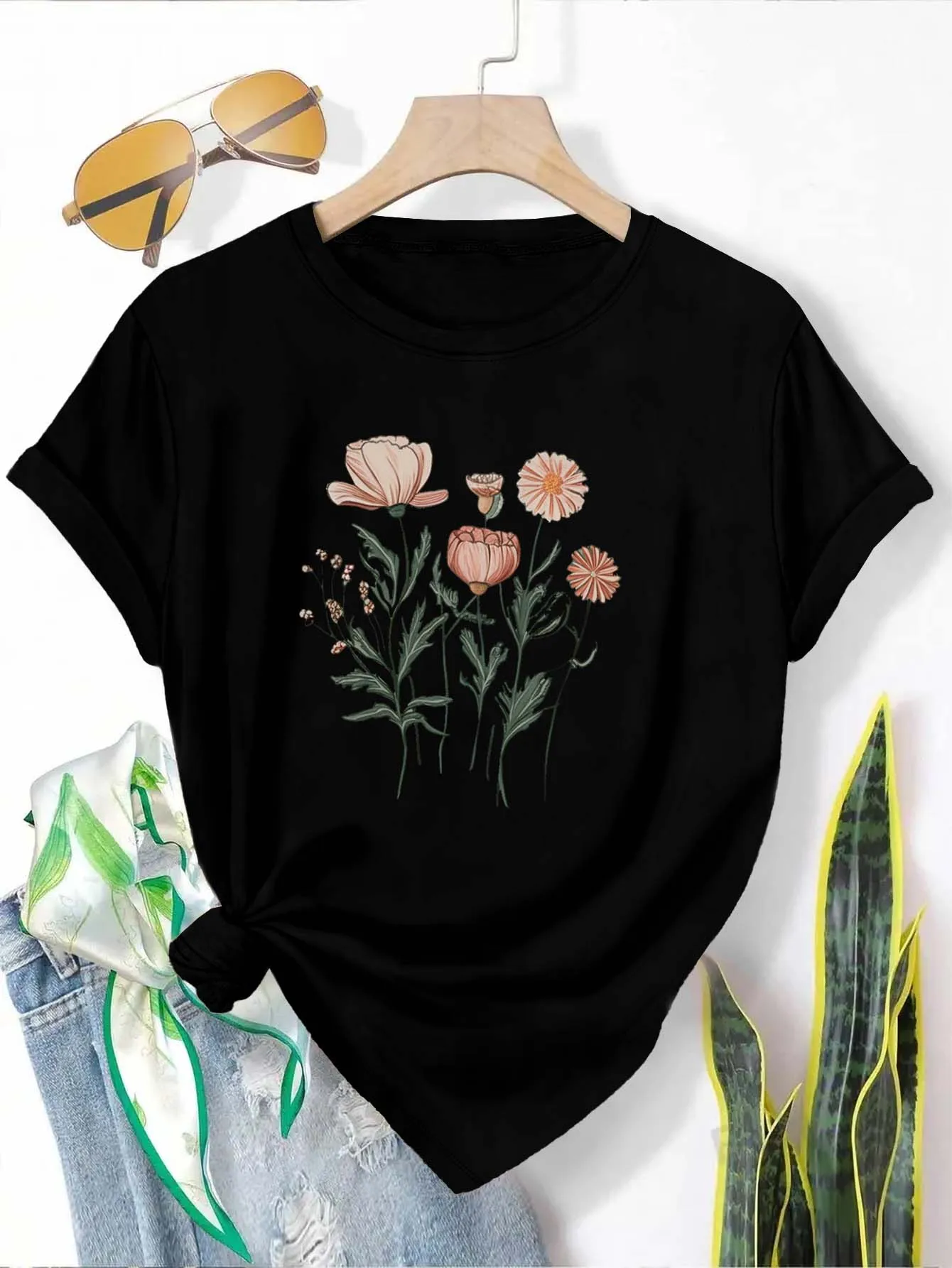 تصميم زهور عصرية بمقاس كبير مثالية للسيدات الذين يبحثون عن سحرًا وأسلوبًا عصريًا في الحياة اليومية #2