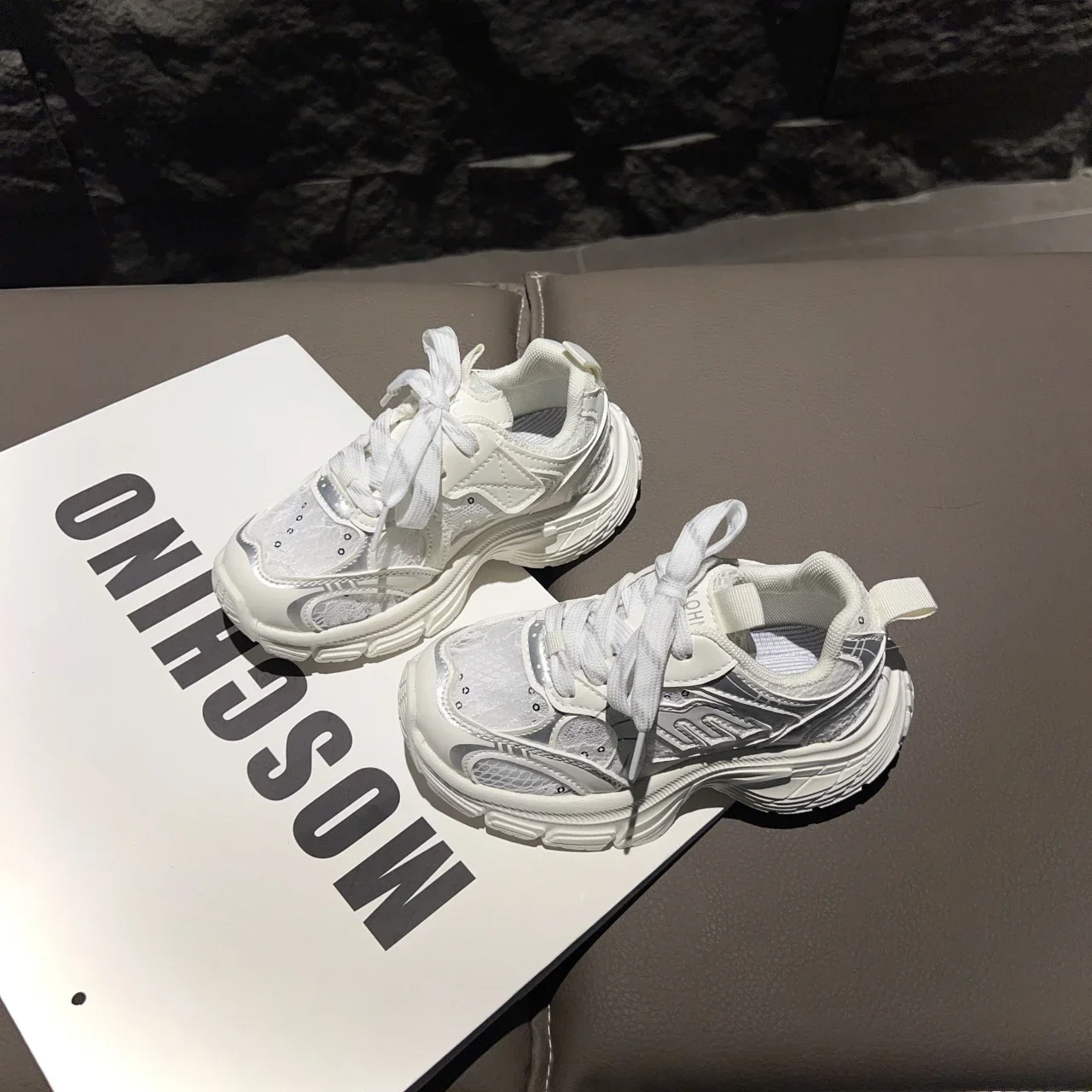 

2025 New Kids Sports Shoes Shiny Sequins Fashion for Girls Sneakers Korean Style Children Casual Shoes Thick Soft Sole Non-slip