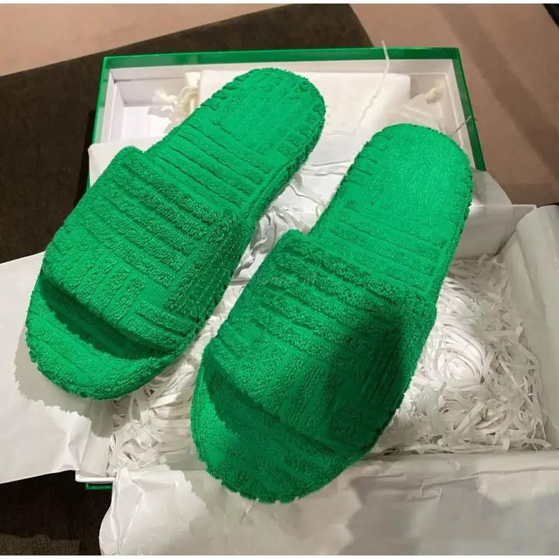 2024 Luxury Brand Designer Women Slippers Warm Plush Unisex Couple Models Slides Soft Thick Soled Green Home Shoes