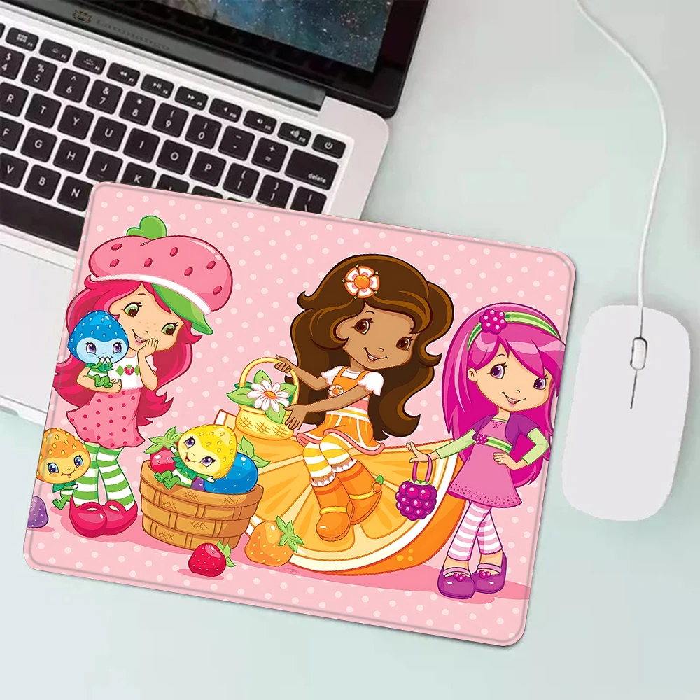 Strawberry-shortcake girl Gaming Mouse Pad XS Small Mousepad For PC Gamer Desktop Decoration Office Mouse Mat Deskmat Rug