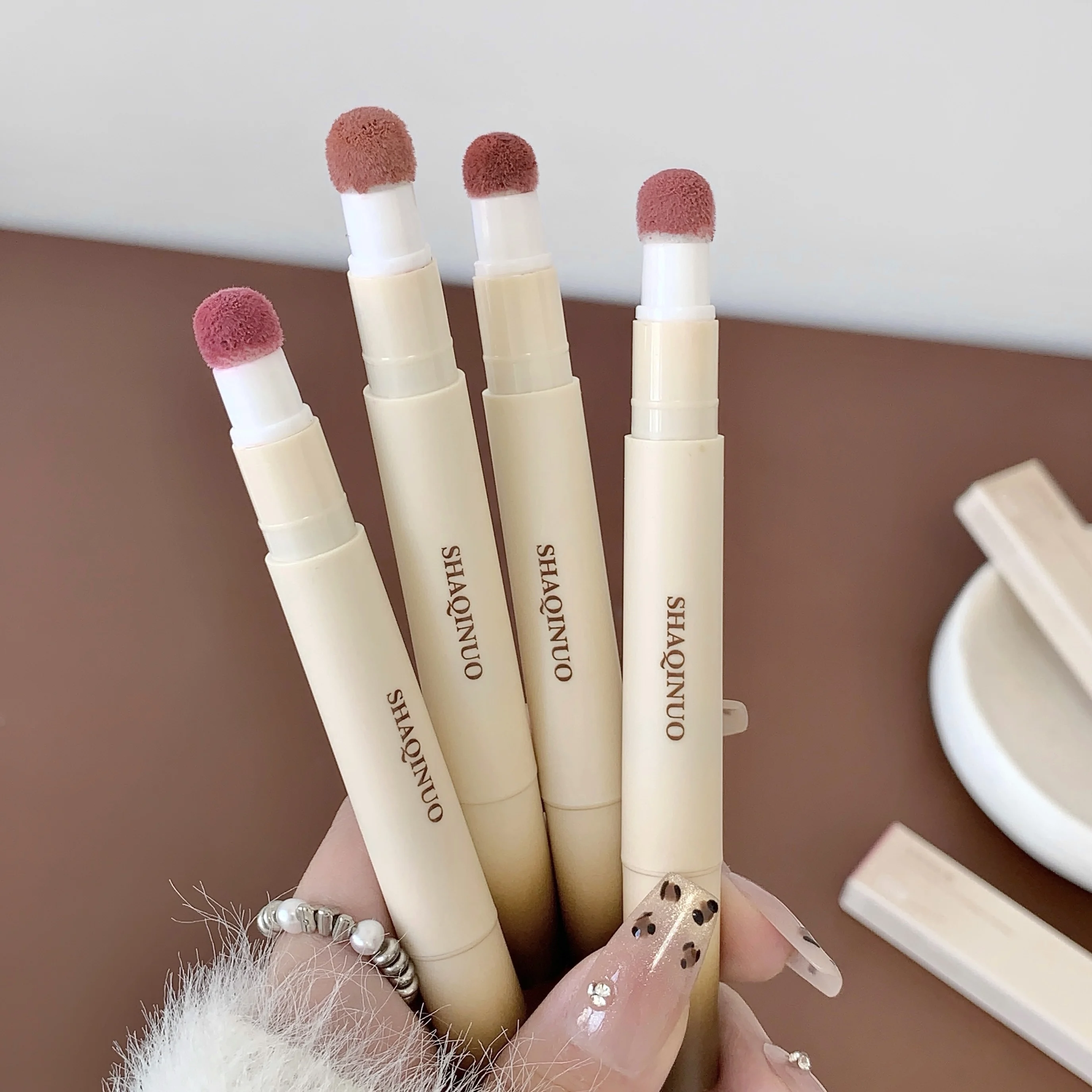 SHAQINUO Velvet Soft Lip Glaze Matte Lipstick Cream Fluffy Brush Head Long-lasting Whitening Lip Cream Waterproof Lip Mud