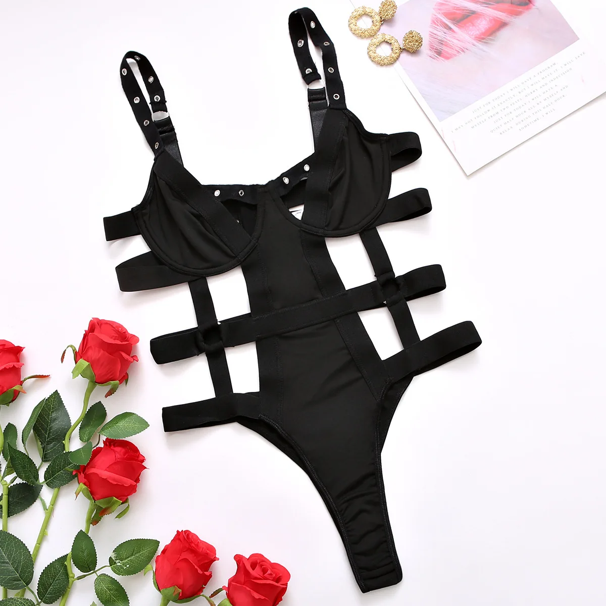 ชุดชั้นในเซ็กซี่ยุโรปและสไตล์อเมริกันกลวงสีดํา corns webbing ง่ายเซ็กซี่ชุดชั้นในคู่เจ้าชู้ jumpsuit L351