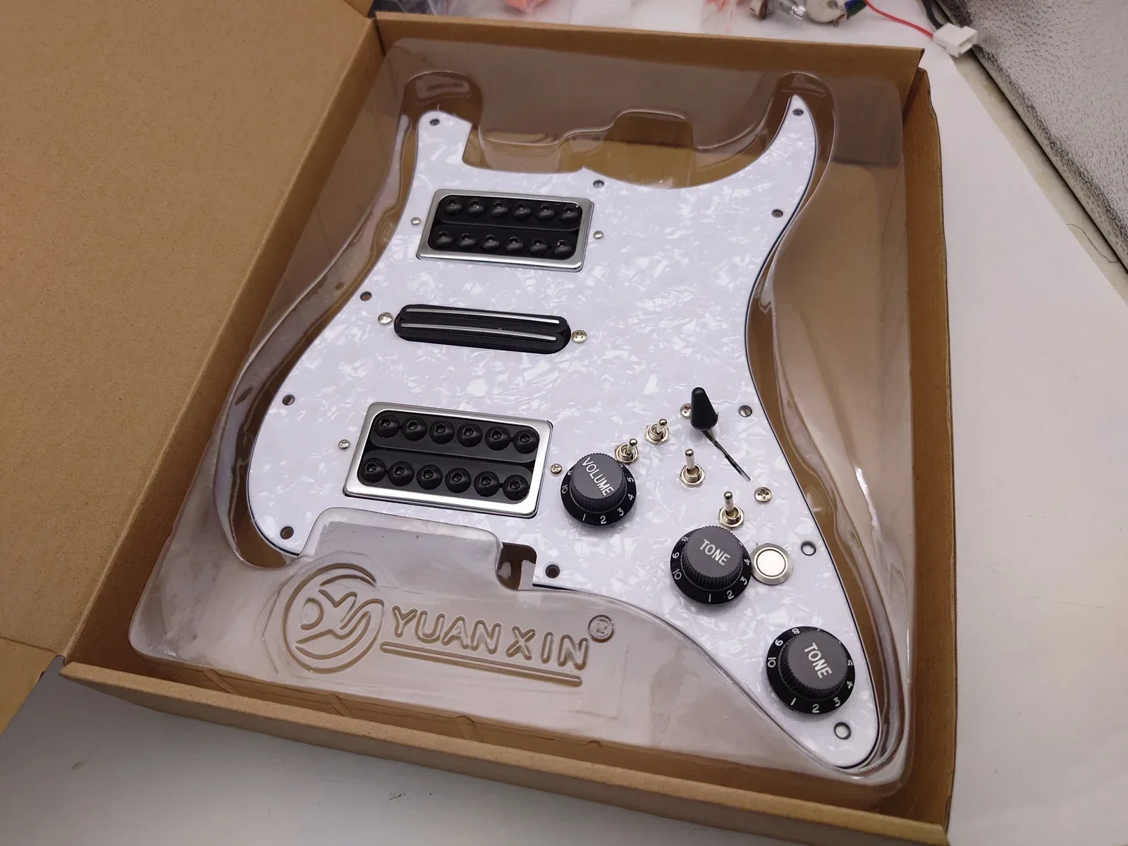 

Yumiya Guitar Prewired Loaded Pickguard Set with Kill Switch Coil Splitting Humbucker Pickups Set for ST 11 Hole Guitar