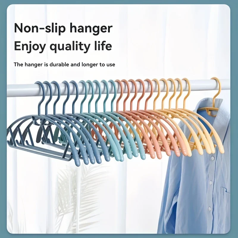 

35 non-slip plastic hangers, space-saving, durable, matte finish, lightweight, suitable for storing shirts, dresses, coats