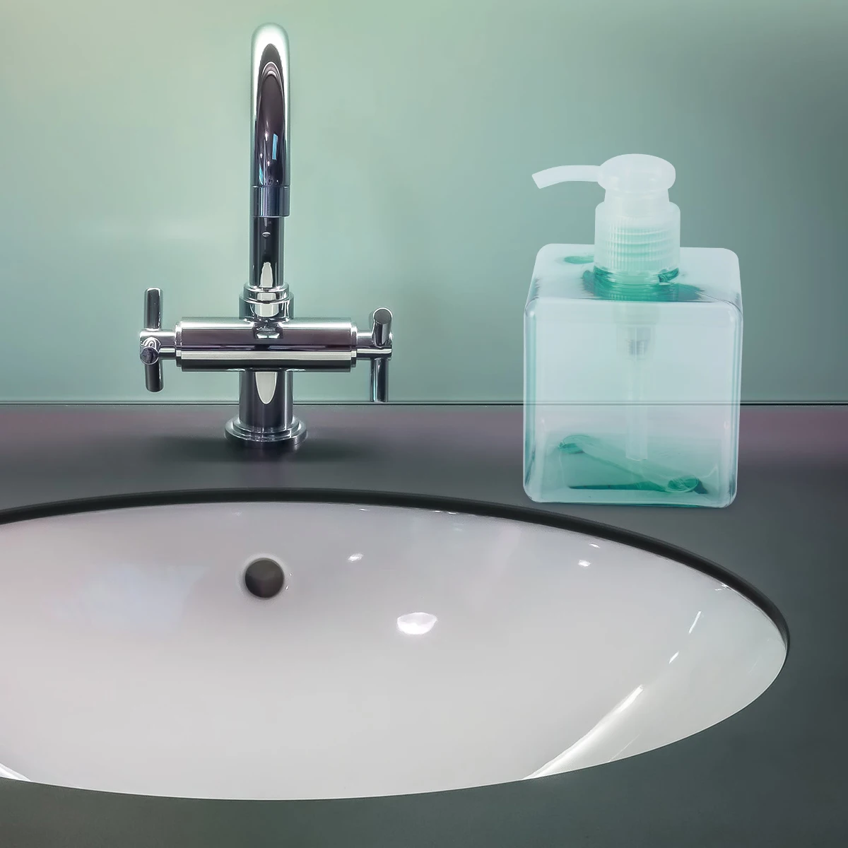 

250ml Clear Refill Bottle Pump Bottle Dispenser Shampoo Pump Dispenser Shampoo Travel Empty Square Storage Liquid