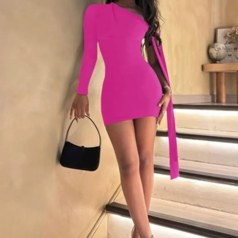 Elegante monospalla a maniche lunghe con lacci Borsa a tracolla inclinata con tracolla Abito alla moda 2025 Minigonna solida moda primavera/estate