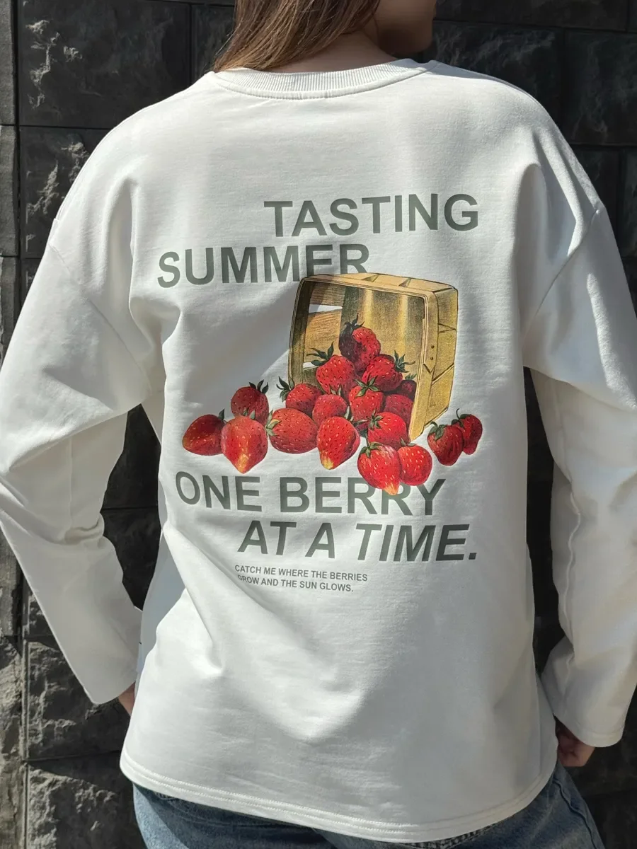 Spring Autumn Women 100% Cotton Long Sleeve Vintage Strawberry Fruit Basket Back Graphic Print T‑Shirt Oversized Casual Top