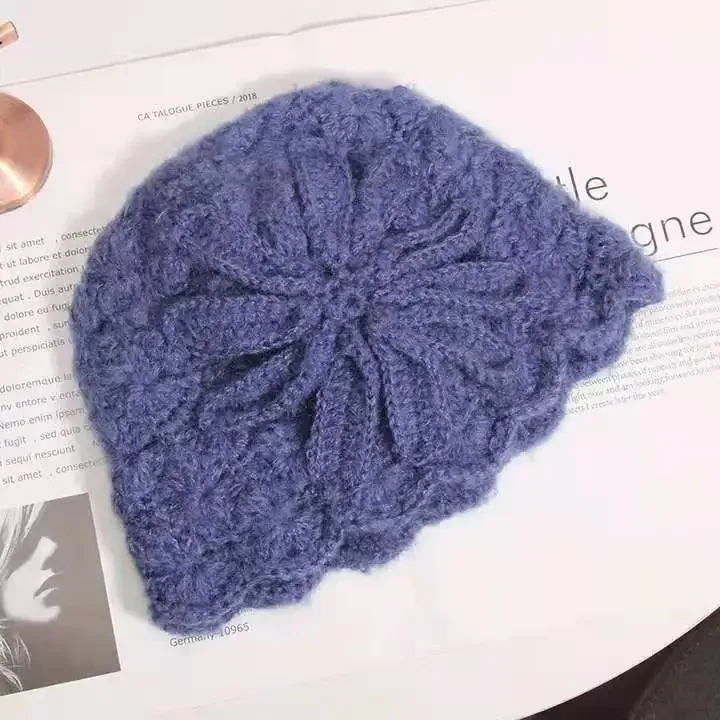 Autunno e inverno nuove signore berretto vento nazionale cappello di lana lavorato a maglia fatto a mano retrò fiori eleganti cappello caldo Boinas