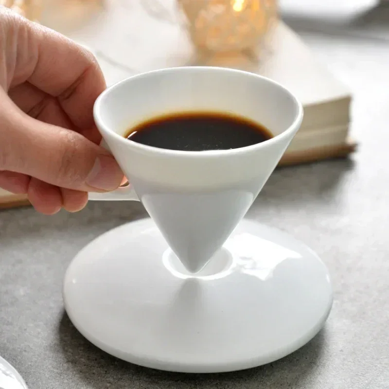 

New special-shaped pure white pointed cup and saucer ceramic bone China cup couple creative coffee cup and saucer set Glass cup