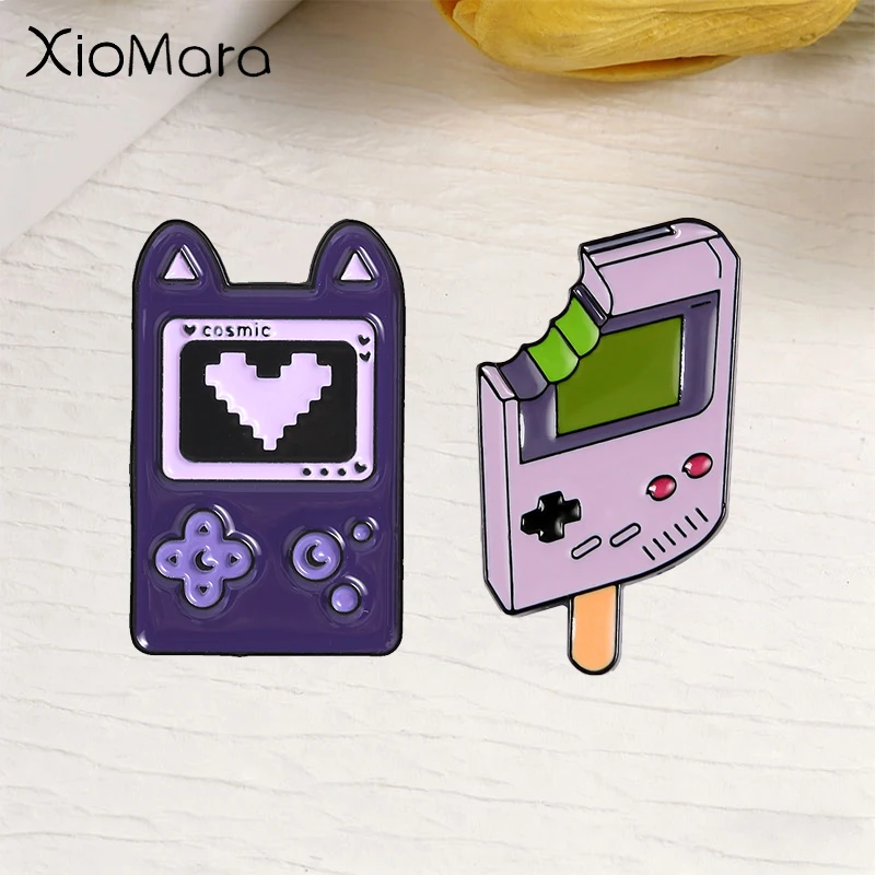 Classic Arcade Retro Game Console Enamel Pin Cosmic Handheld Game Player Brooch Lapel Badge Nostalgia Jewelry Gift for Friends