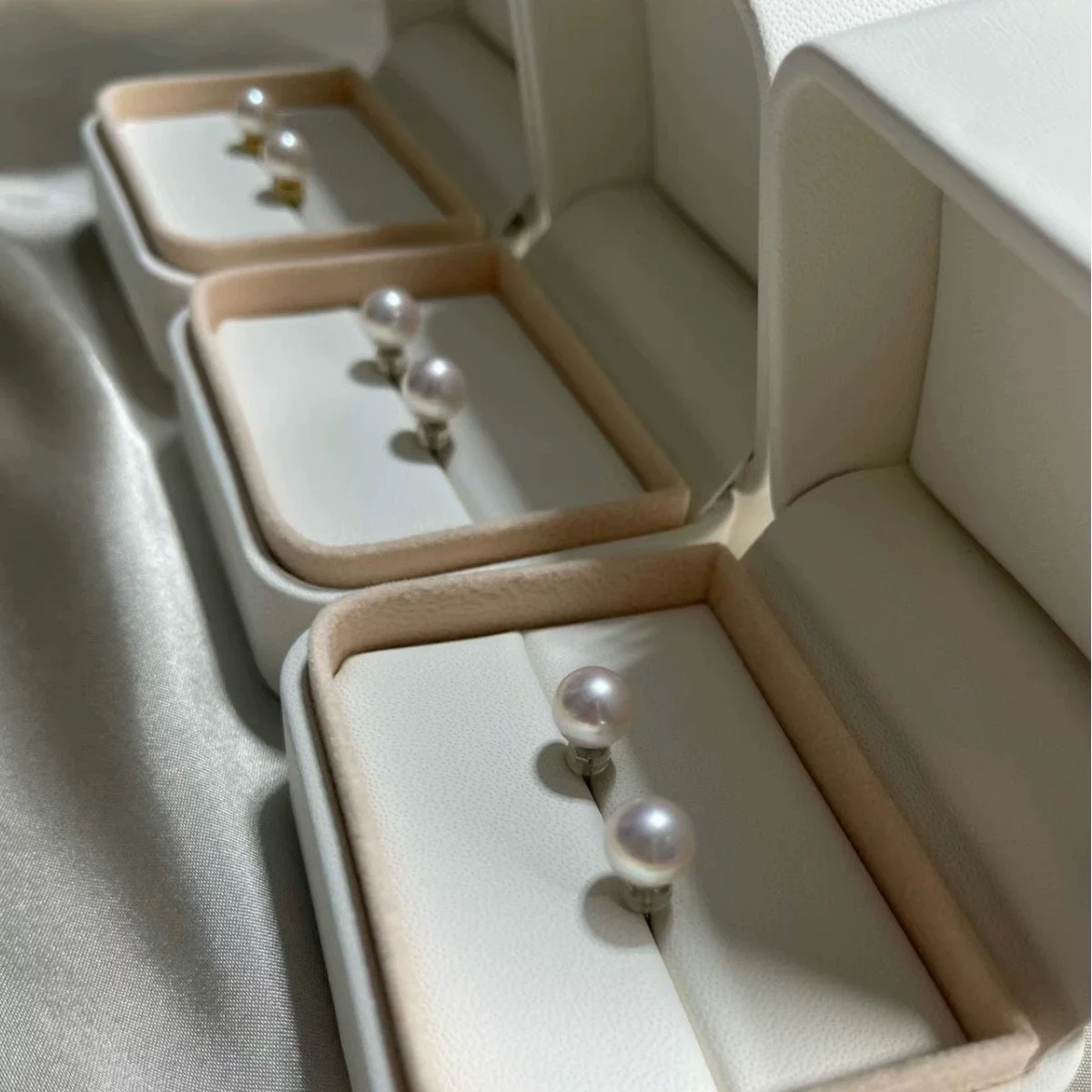 

Fashion Pearl Earrings Akoya Pearl AAAA6-7mm Natural Pearl 18K/AU750 Gold+925S