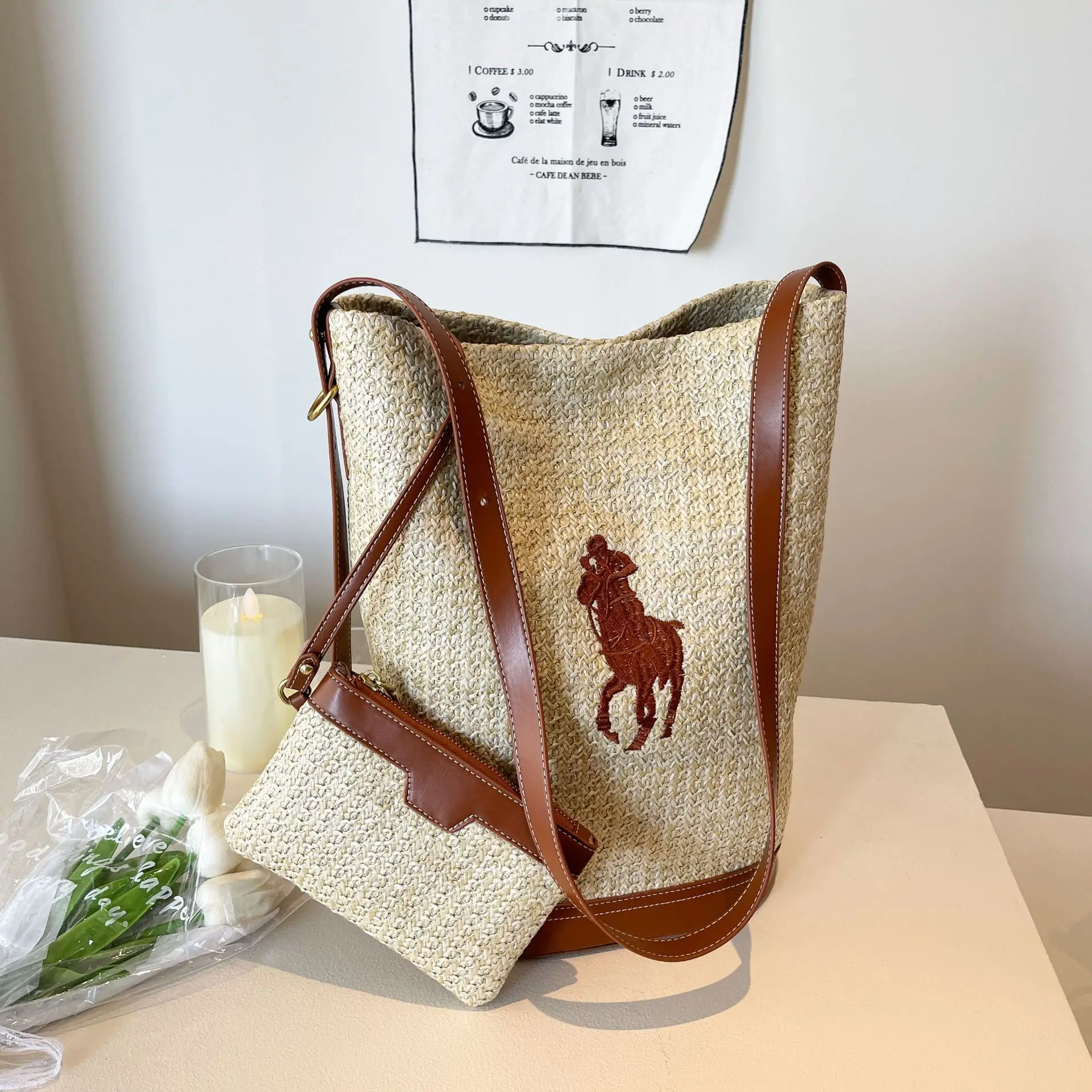 

2025 New The Season's Trendy Women's Bag - High-End Unique Light Luxury Design, Portable for Commuting, Daily Travel & Dating