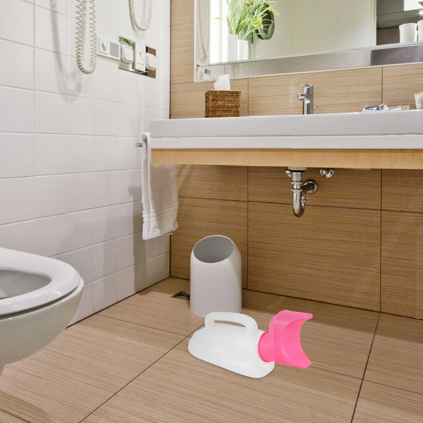 Outdoor Female Urinal Portable Reusable Plastic Urine Container for Travel Camping Beach Elderly Women Daily Use Lightweight