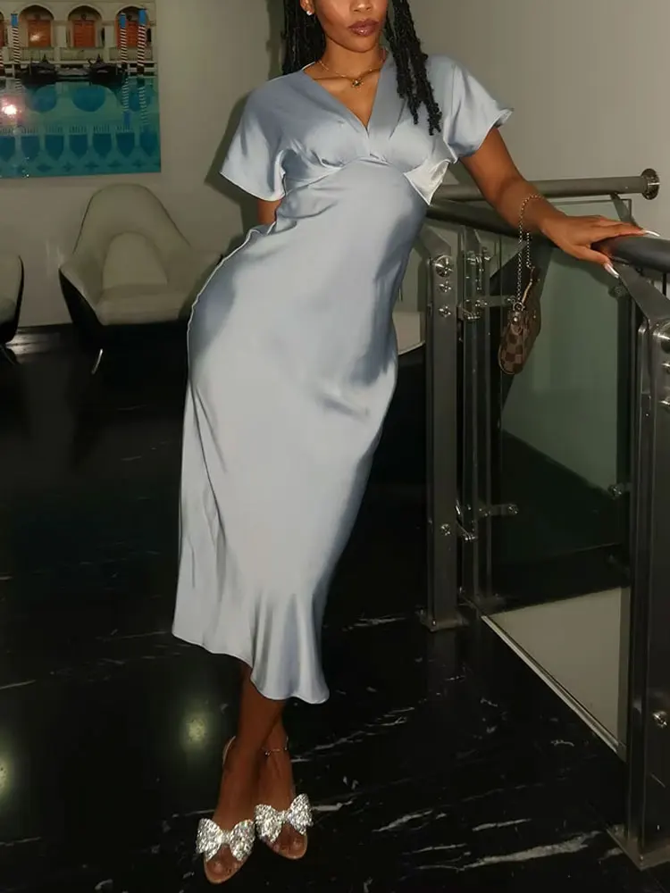 Elegancka letnia sukienka midi z satyny o jedwabnym wykończeniu dla kobiet, krótkie rękawy, dekolt w serek, gładka, plisowana, wiosenna, modna, dopasowana sukienka.