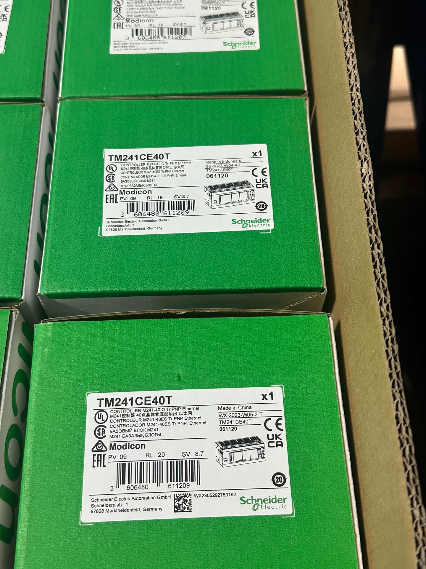 M241 وحدة تحكم منطقية قابلة للبرمجةTM251MESE TM251MESC TM241CEC24R TM241CEC24T TM241CEC24U TM241CE40R TM241CE40T TM241CE40U