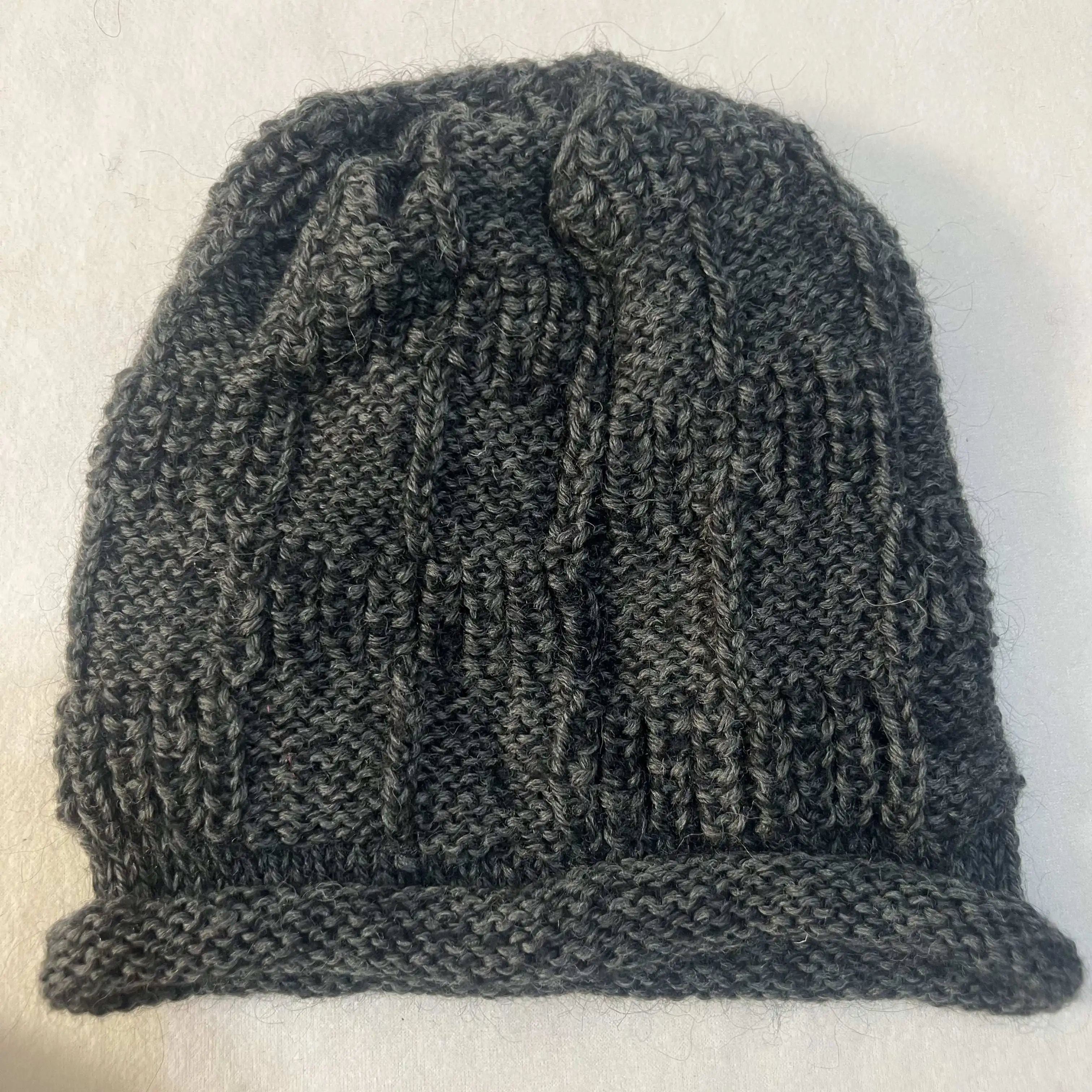 Casual Womens Winter Beanie Handmade Slouchy Tube Hat Knitted Yarn for Countryside Weekend Escapes and Outdoor Cafe Visits