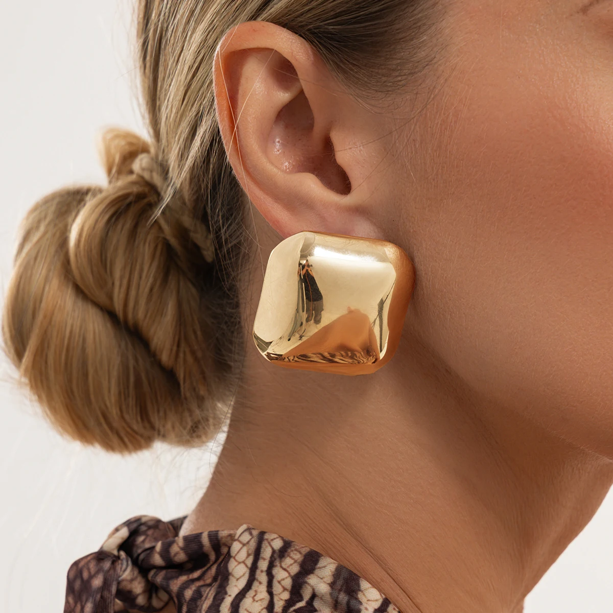 KunJoe Vintage Exaggerated Geometric Square Stud Earrings Women Punk Gold Color Irregular Piercing Ear Trend Jewelry Accessories