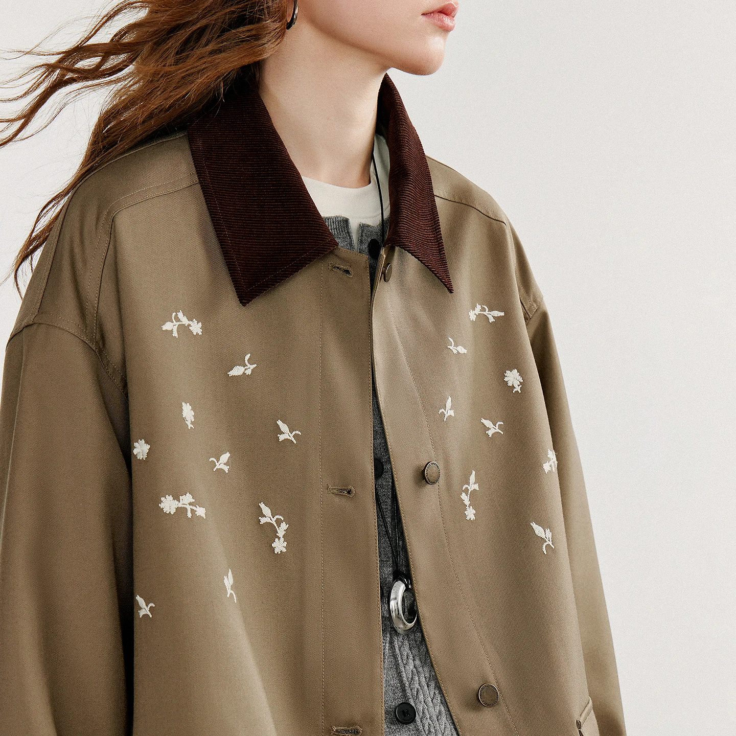 TOYOUTH المرأة سترة معطف 2025 الخريف جديد الحظيرة نمط المتناقضة اللون الربط متوسطة طويلة ملابس العمل خندق معطف