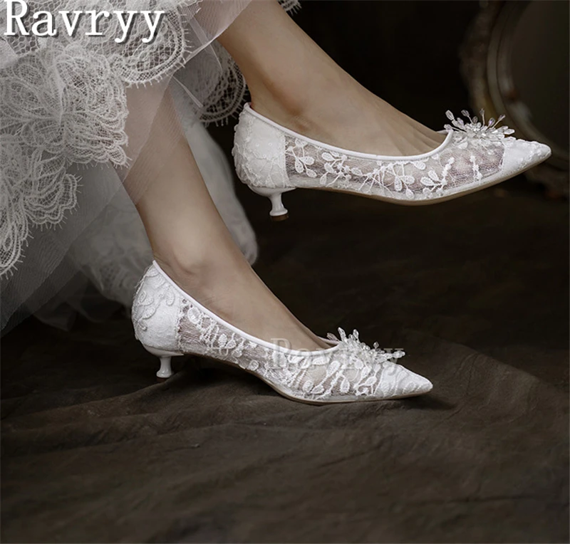 2023 New White Lace Embroid Pointed Toe Bride Pumps Bling Crystal Flowers Thin High Heel Mary Janes Wedding Shoes Woman