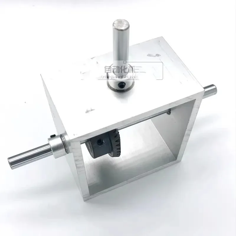 90 Degree Right Angle Drive Bevel Gearbox 1:2 Ratio Reversing Corner Reducer Hand Crank Small Machinery Transmission Gear Box view 4