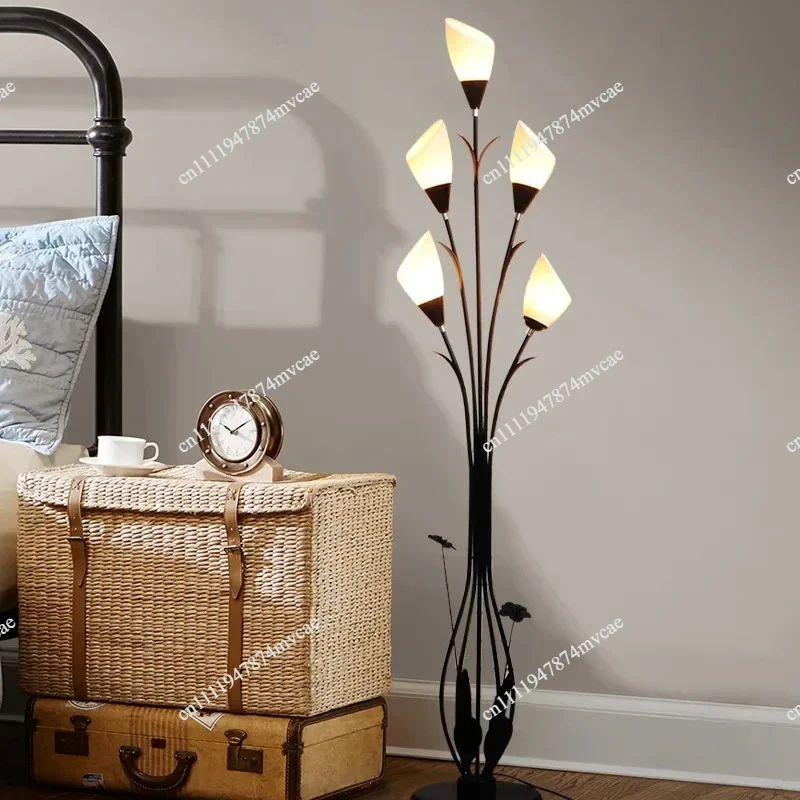 DurableFloor Lamp Modern Bedroom Creative Simple Home Wrought Iron Floor Lamp Personalized Living Room Study Floor Lamp