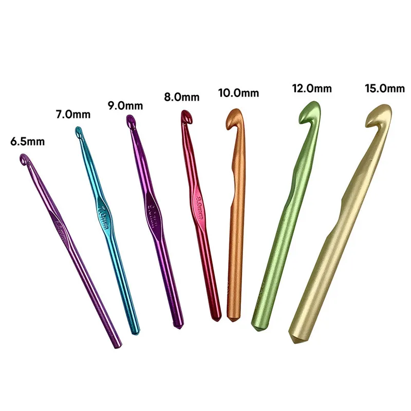 ENSEMBLE D'AIGUILLES CROCHET en aluminium avec poignée en bois assure ENSEMBLE D'AIGUILLES CROCHET en aluminium avec poignée en bois assure
