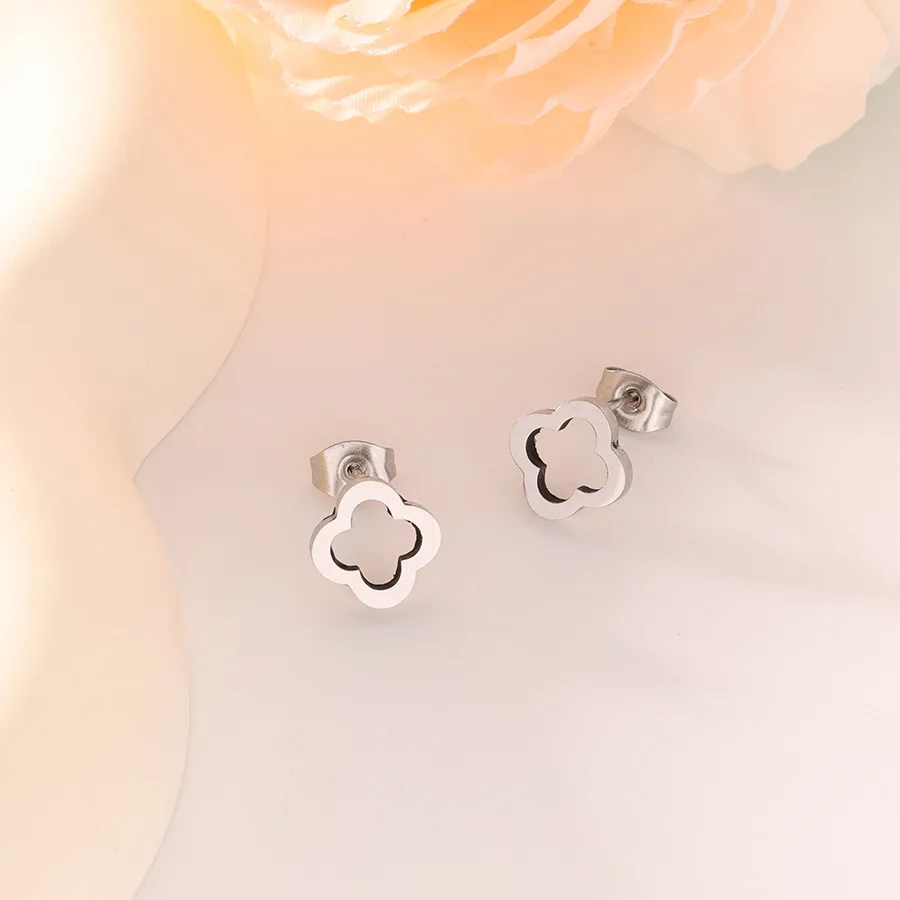 Edelstahl Kreative Hohl Vier Pflaumenblüte Einfachen Stil Vierblättriges Kleeblatt Handgemachte DIY Ohrringe Schmuck Zubehör