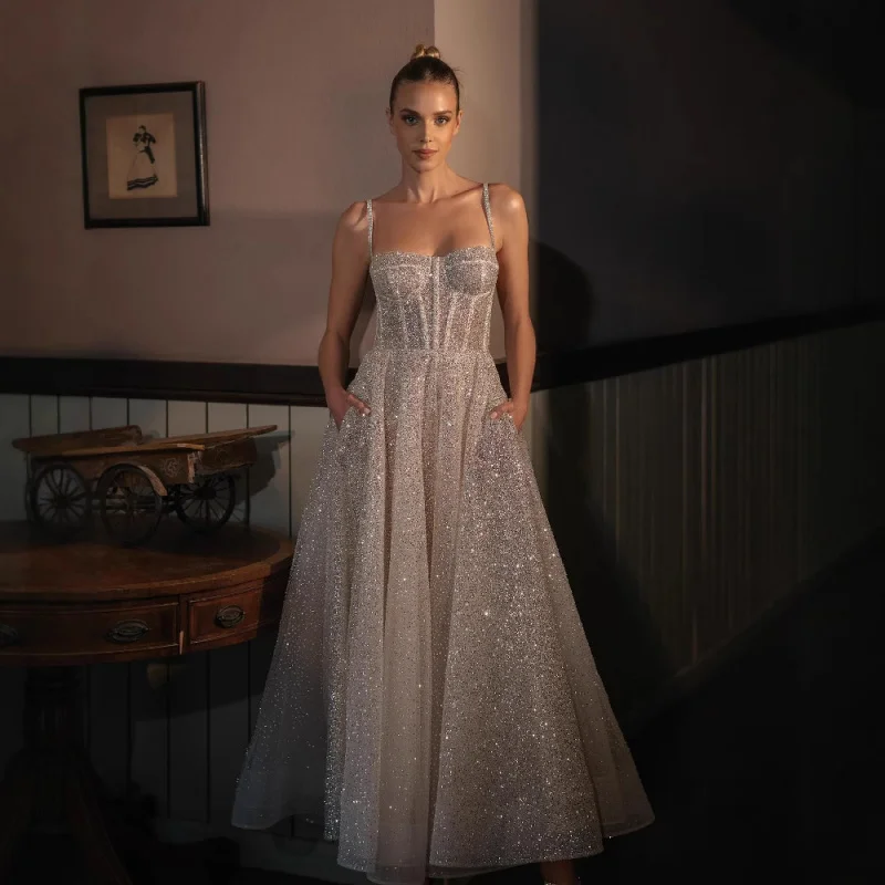 Strappy silver-sprayed short wedding dress with a puffy skirt, European and American style short wedding gown