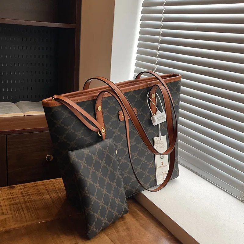 

Female Elegant Crossbody Bag In Lightweight Design For Date Nights And Romantic Dinners Comfortable Companion