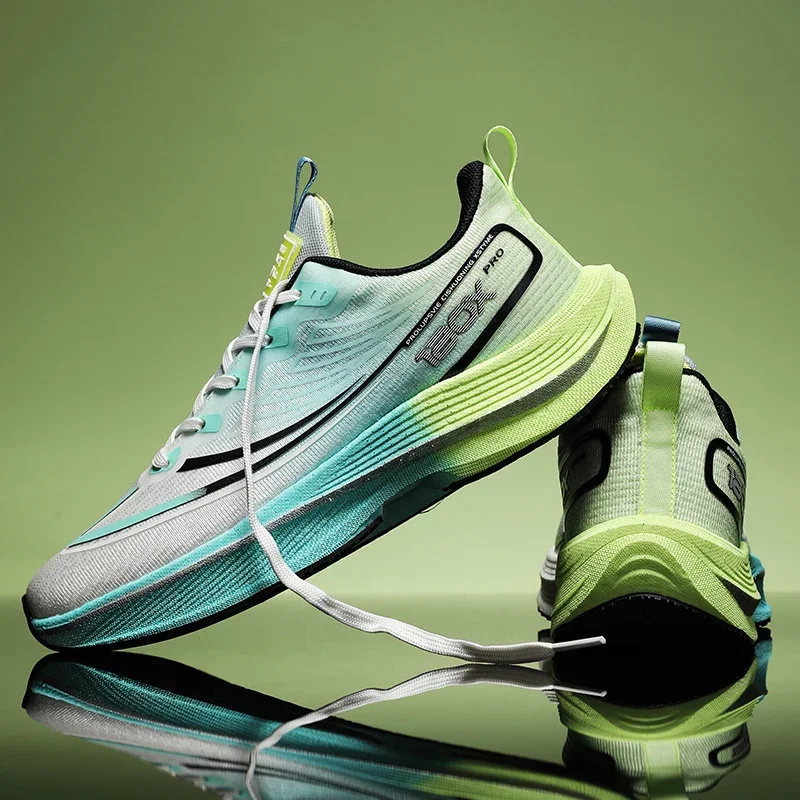 Scarpe sportive da uomo estive di vendita calde Tendenza da corsa Scarpe da allenamento comode Scarpe da corsa antiscivolo e resistenti all'usura per maratona